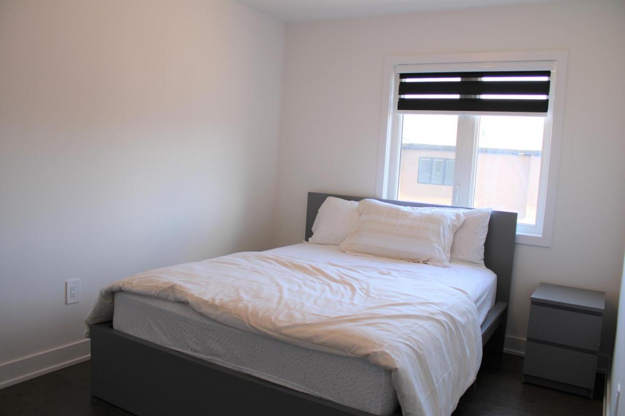 Вилла New Town House Barrie South Экстерьер фото