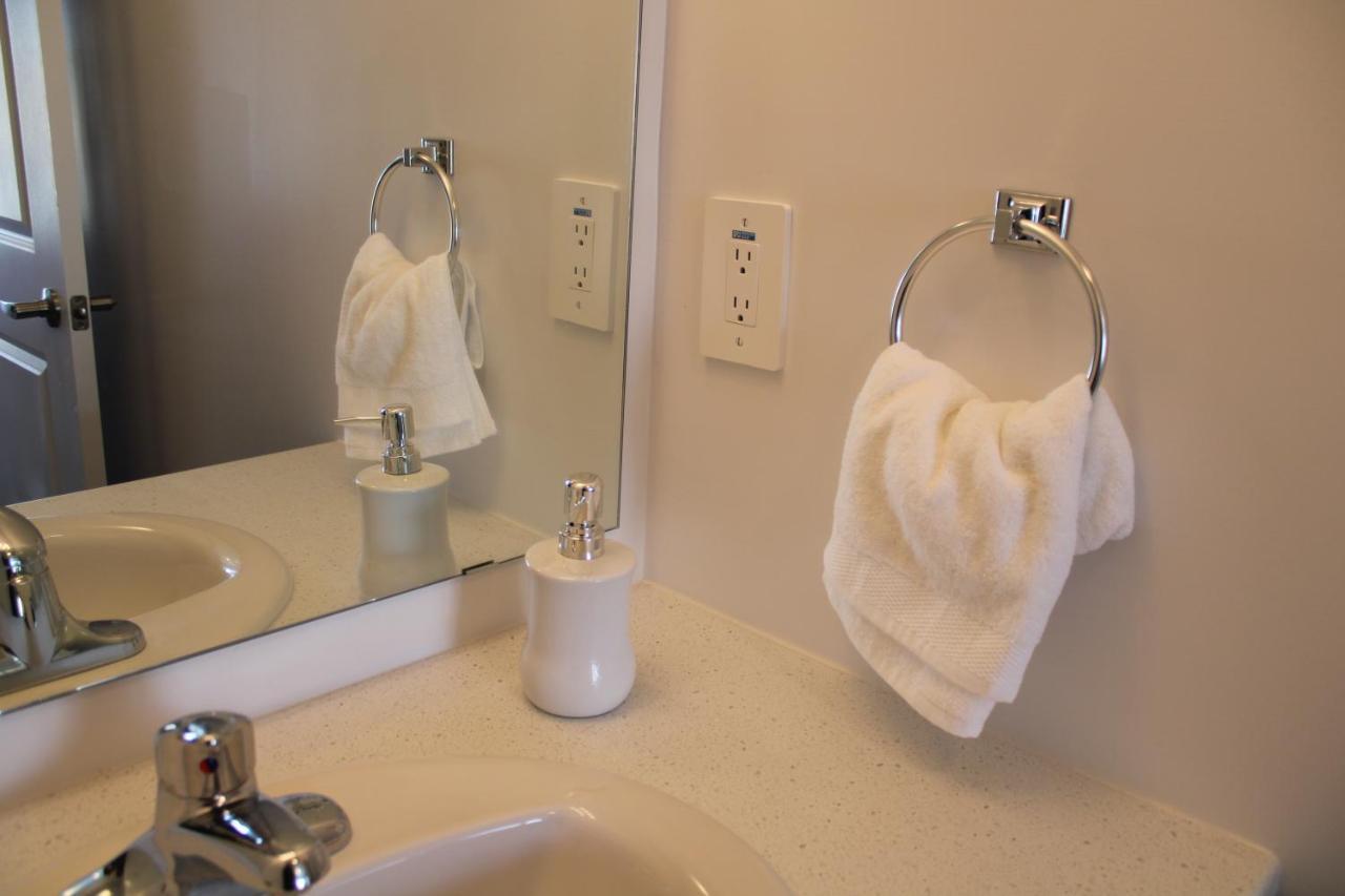 Вилла New Town House Barrie South Экстерьер фото
